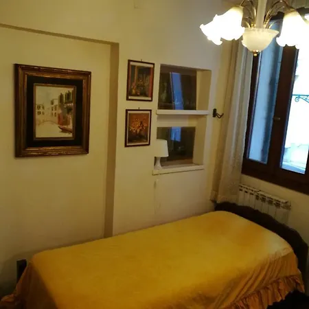 Alloggi Scala Del Bovolo 3* Wenecja