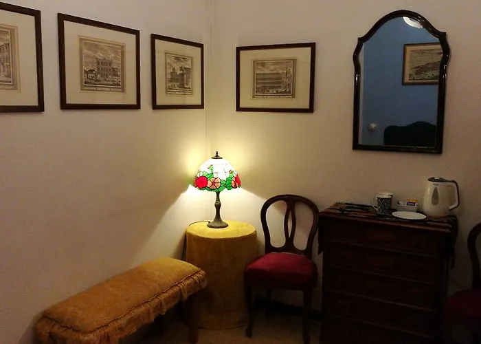 Alloggi Scala Del Bovolo 게스트하우스 3*