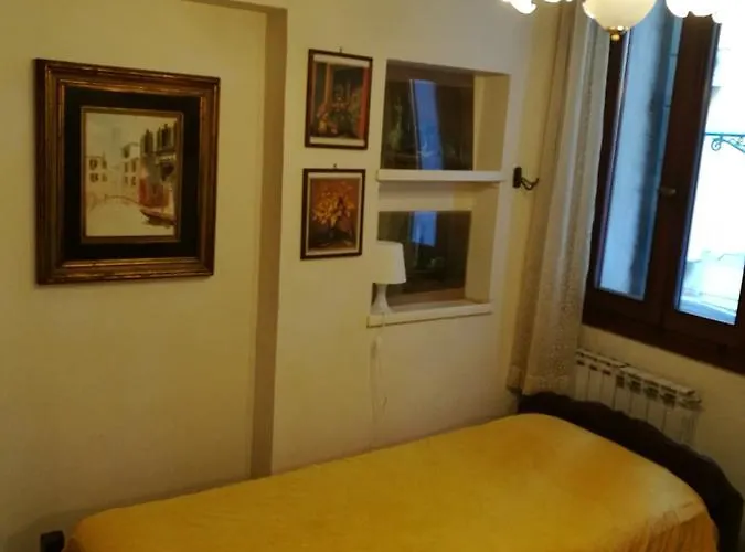 Alloggi Scala Del Bovolo 3* Venetië